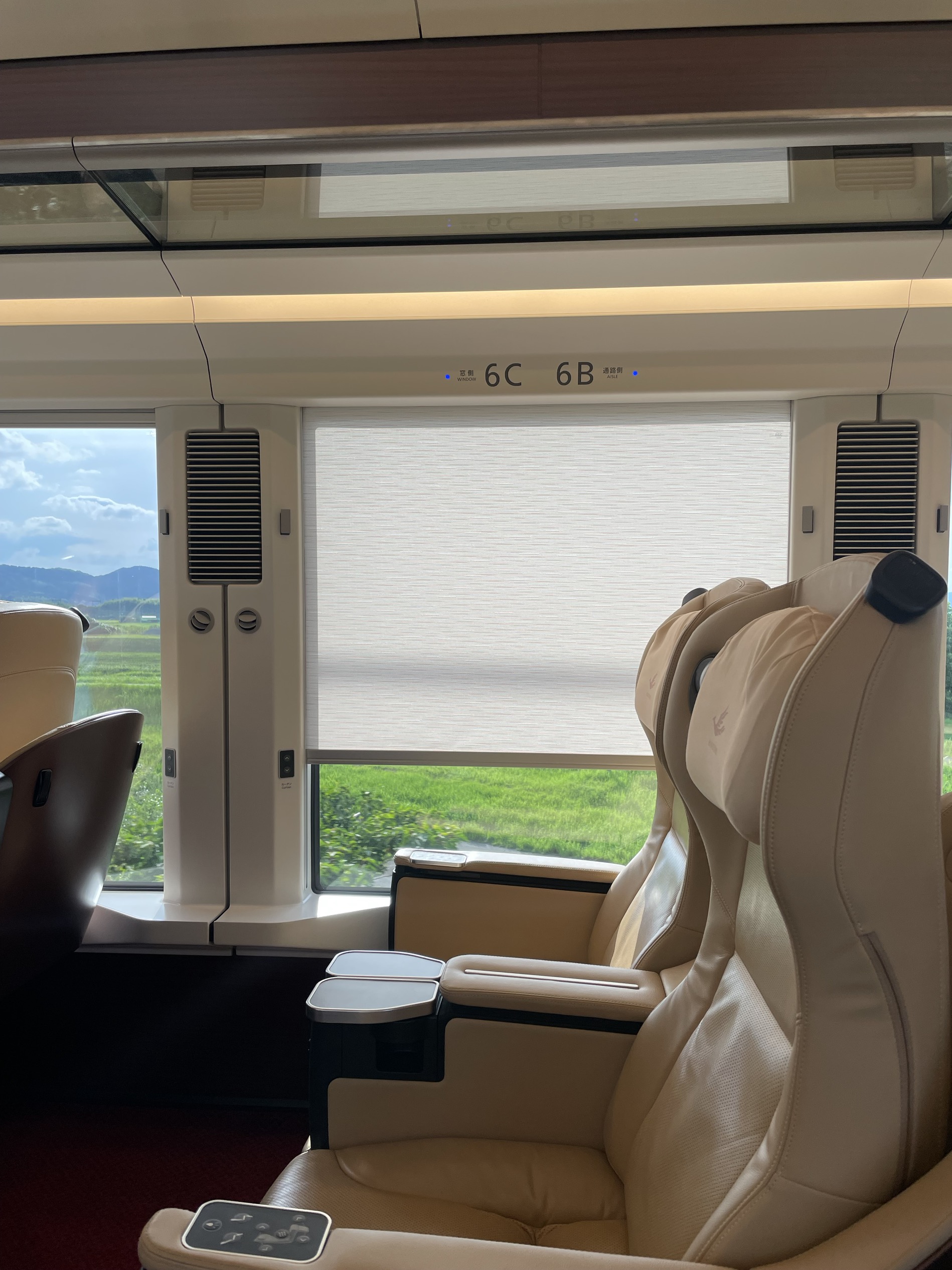 鉄道窓用ロールカーテン