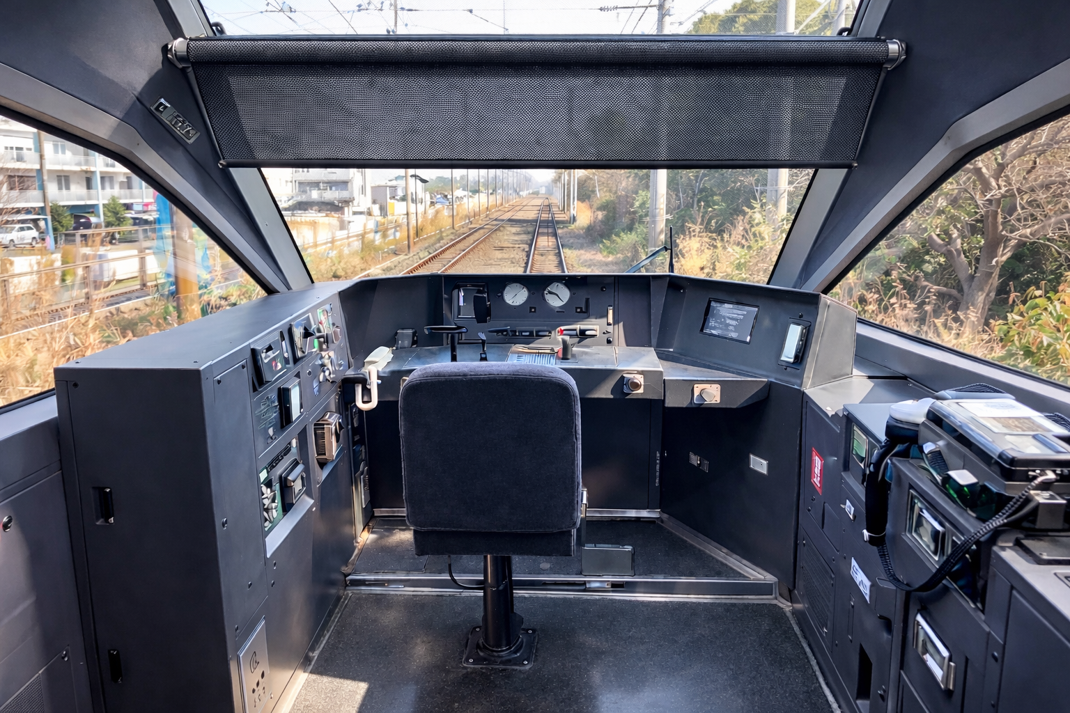 鉄道運転席用ロールスクリーン