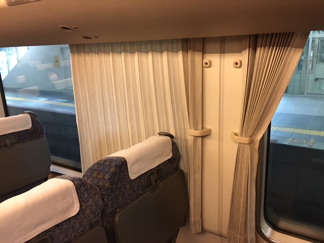 車両用カーテン　プリーツ加工